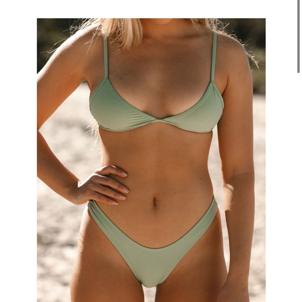Sage Green Women's Bikini Set - Seamless Scoop Top & High-Cut Bottom